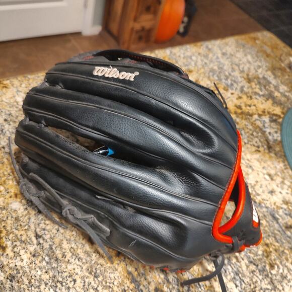 Wilson Black and Red Baseball Glove Model A950 Size 14" Model AD6RB16B514 - Picture 6 of 14